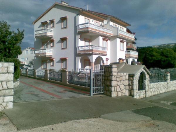 Apartmani Ruzarija Rab Town Exterior photo