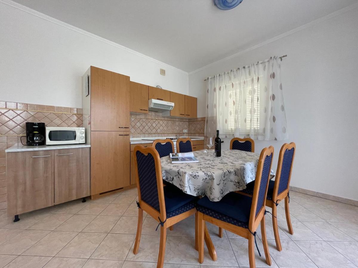 Apartmani Ruzarija Rab Town Exterior photo